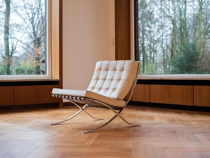 Ein "Barcelona"- Sessel (Ludwig Mies van der Rohe) in Krefeld.