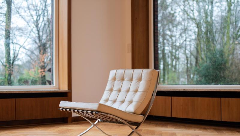 Ein "Barcelona"- Sessel (Ludwig Mies van der Rohe) in Krefeld. Ein "Barcelona"- Sessel (Ludwig Mies van der Rohe) in Krefeld.