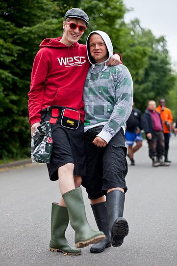 Gummistiefel, die sind ein Muss für Festivalbesucher.