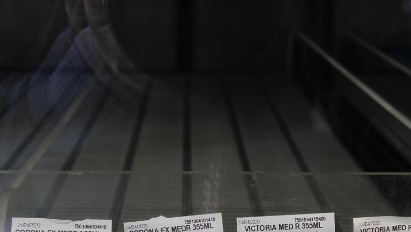 In der Corona-Krise bleibt das Corona-Regal leer: Den Mexikanern geht das Bier aus. In der Corona-Krise bleibt das Corona-Regal leer: Den Mexikanern geht das Bier aus.