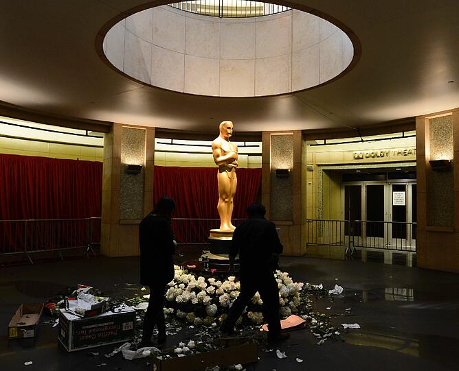 Anlass für das Schaulaufen sind aber die Filme und Darsteller, die um den Oscar konkurrieren. Für die Kategorie "Bester Film" (Best Motion Picture) sind nominiert: