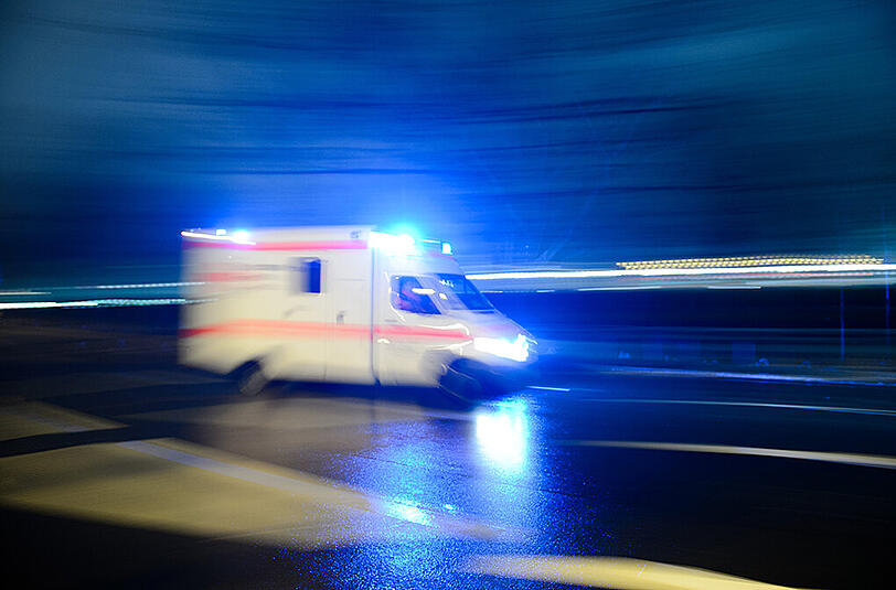 Der schwer verletzte BMW-Fahrer wurde in ein Krankenhaus eingeliefert.