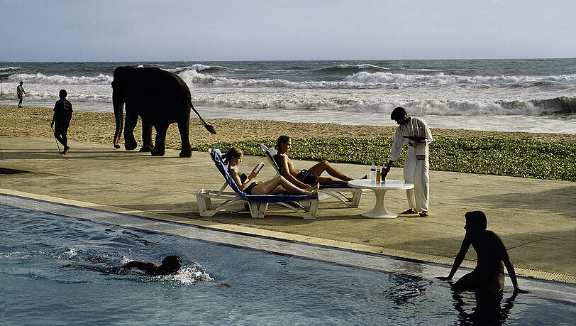 Diese Lesende fotografierte Steve McCurry 1995 auf Sri Lanka.
