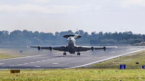 Die derzeitigen Awacs-Flugzeuge der Nato sollen ab 2035 ausgetauscht werden. (Archivbild)