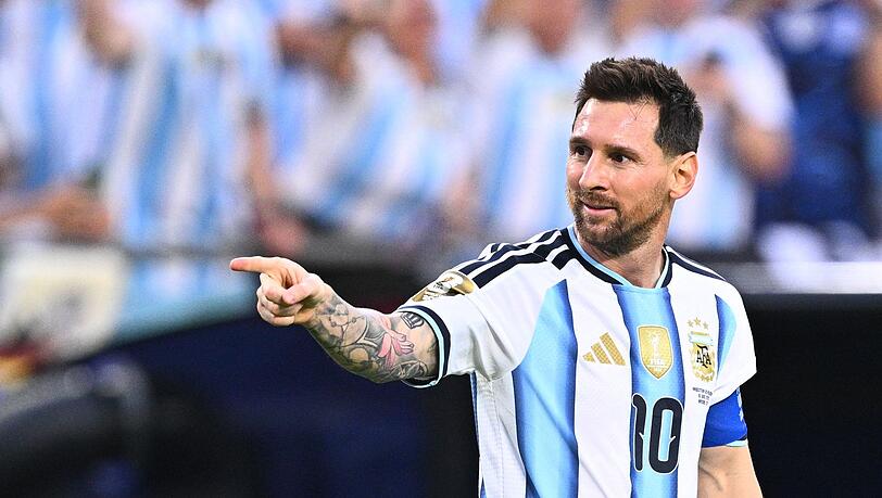 Lionel Messi trifft bei seiner sechsten WM gleich zum Auftakt. Lionel Messi trifft bei seiner sechsten WM gleich zum Auftakt.