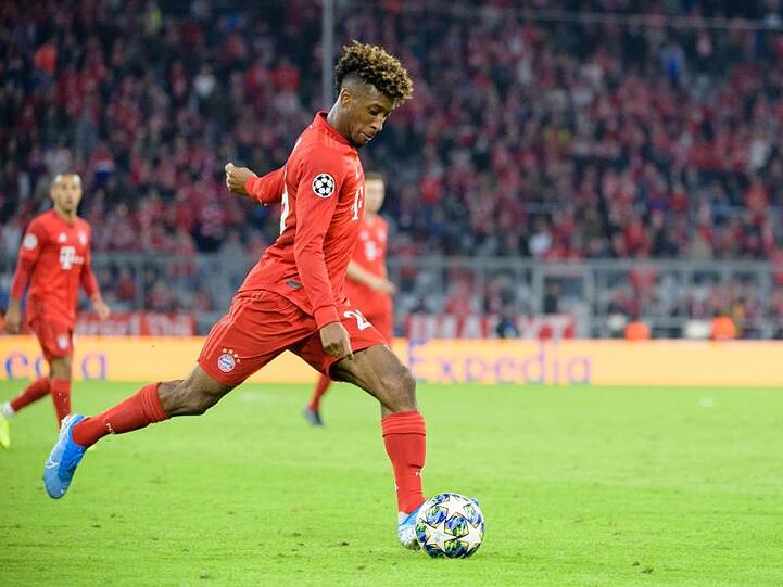 Kingsley Coman vom FC Bayern München spielt den Ball. Foto: Matthias Balk/Archivbild