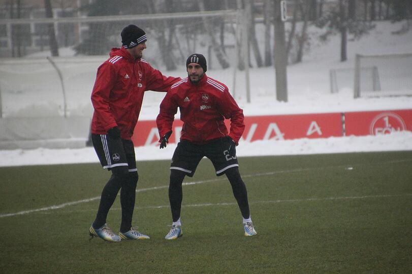 Pelle Nilsson (l.) konnte am Dienstag nach Magen-Darm-Virus wieder ein leichtes Training absolvieren.