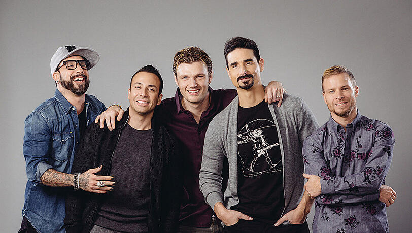 Die Backstreet Boys Howie Dorough (2.v.li.) und Brian Littrell (re.) haben sich taufen lassen Die Backstreet Boys Howie Dorough (2.v.li.) und Brian Littrell (re.) haben sich taufen lassen