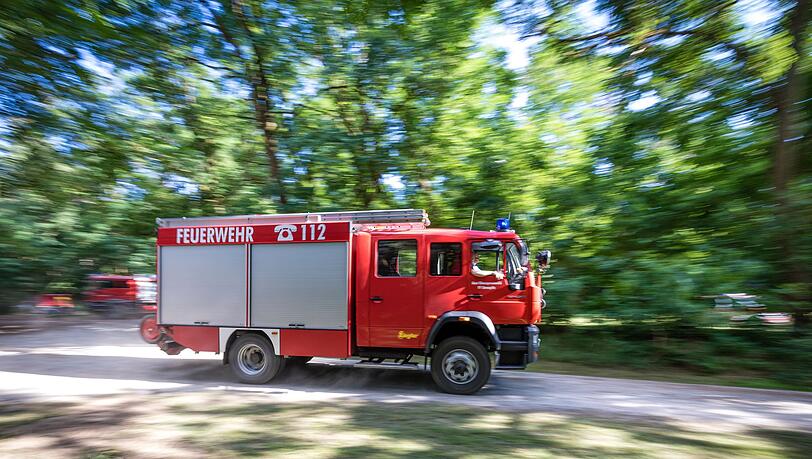 Die Feuerwehr löschte den Brand. (Symbolbild)