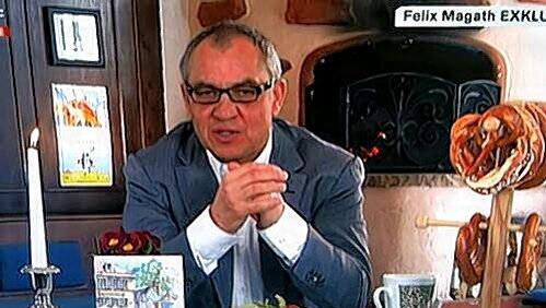 „Nach wie vor ist der FC Bayern der große Favorit auf den Titel“: Das sagt Magath – in der Münchner Waldwirtschaft sitzend. „Nach wie vor ist der FC Bayern der große Favorit auf den Titel“: Das sagt Magath – in der Münchner Waldwirtschaft sitzend.