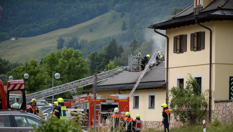 Feuerwehreinsatz in Marquartstein: Die Bilder. Feuerwehreinsatz in Marquartstein: Die Bilder.