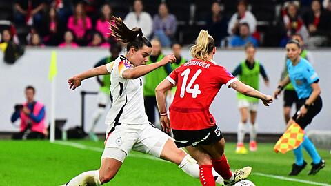 Die DFB-Frauen drehten eine umkämpfte Partie in Österreich.