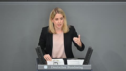 Bundesbauministerin Verena Hubertz will den Wohnungsbau ankurbeln (Archivbild)