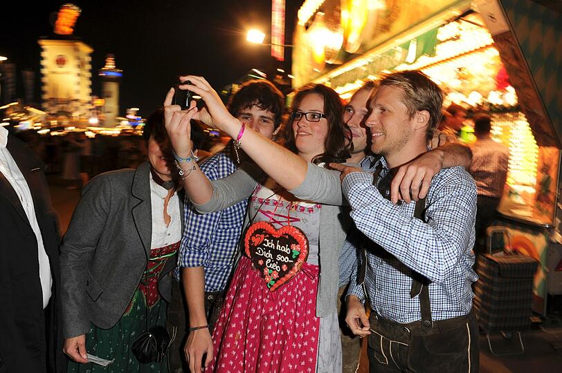 Oktoberfest 2012: Closer-Party: Wenn Promis sich näher kommen - Oktoberfest - Abendzeitung München