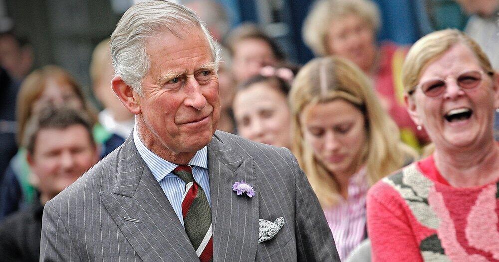 With special packaging: King Charles III now sells cookies ...