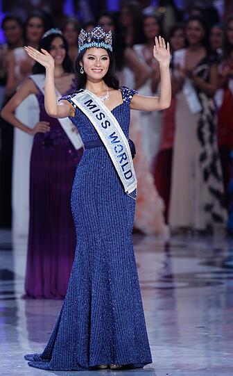 Zweite wurde Sophie Elizabeth Mould aus Wales, Dritte wurde Jessica Michelle Kahawaty aus Australien.