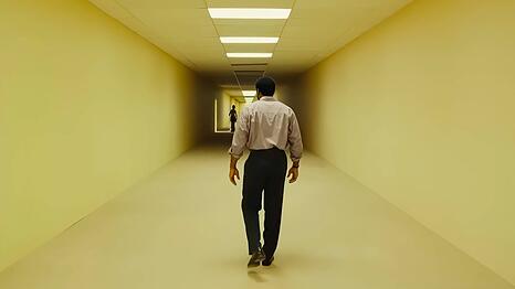Chiwetel Ejiofor in "Backrooms".