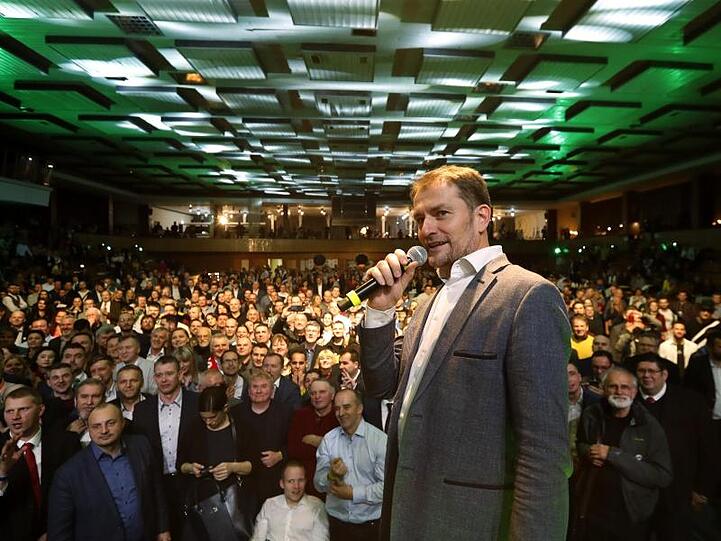 Igor Matovic, Vorsitzender der Protestpartei OLaNO, spricht zu seinen Anhängern.