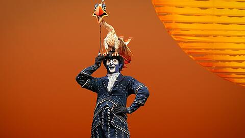 Joachim Benoit in Disneys "Der König der Löwen" in Hamburg.