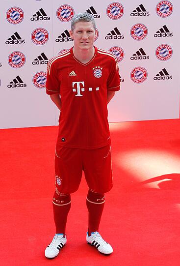 Das neue Heimtrikot für die kommende Spielzeit: In der Allianz Arena hat der FC Bayern die neuen Leiberl vorgestellt. Die Bilder