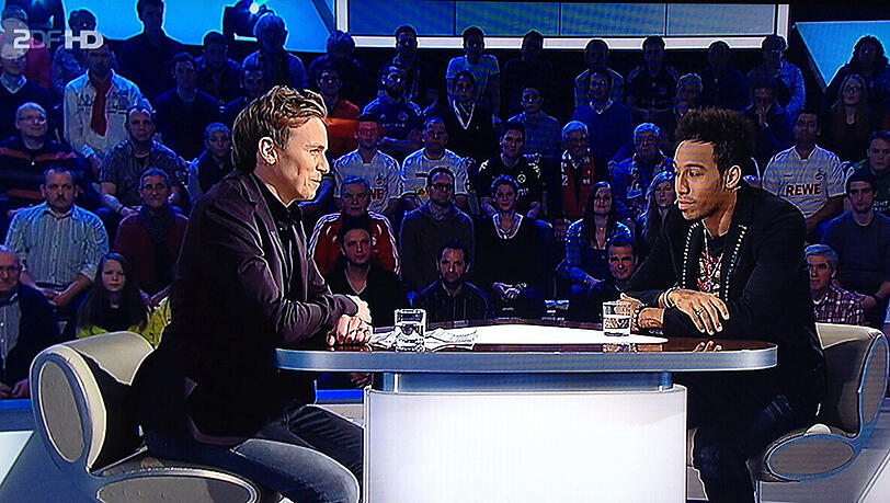 Der neue Sportstudio-Moderator Jochen Breyer (l) mit Studiogast Pierre-Emerick Aubameyang. Der neue Sportstudio-Moderator Jochen Breyer (l) mit Studiogast Pierre-Emerick Aubameyang.