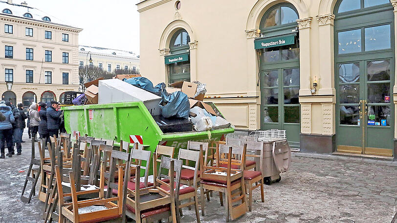 Das Tambosi mit seinem nostalgischen Charme hat vor zwanzig Jahren die Kaffeehauskultur nach München gebracht. Jetzt wird es ausgeräumt und renoviert.