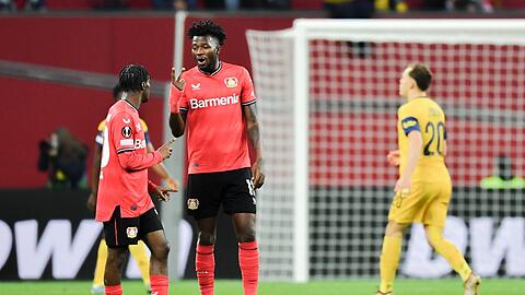 Ratlose Gesichter bei Jeremie Frimpong (l) und Edmond Tapsoba (r) nach dem 0:1-Rückstand.