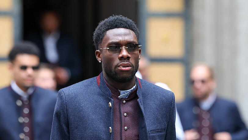 Alphonso Davies spielt seit siebeneinhalb Jahren für den FC Bayern. Im Sommer könnte seine Zeit in München aber vorbei sein. Alphonso Davies spielt seit siebeneinhalb Jahren für den FC Bayern. Im Sommer könnte seine Zeit in München aber vorbei sein.