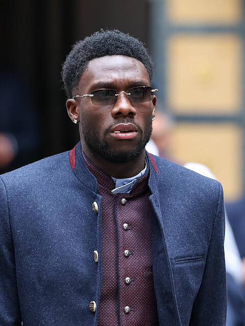 Alphonso Davies spielt seit siebeneinhalb Jahren f&uuml;r den FC Bayern. Im Sommer k&ouml;nnte seine Zeit in M&uuml;nchen aber vorbei sein.