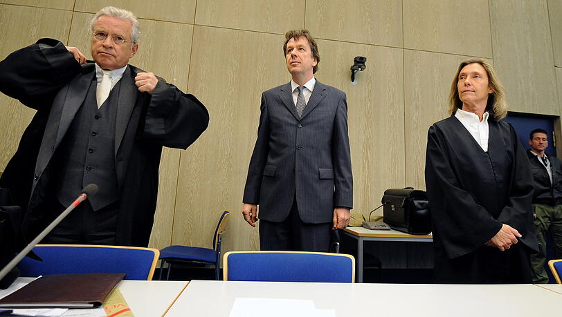 Wegen Vergewaltigung angeklagt: Jörg Kachelmann vor dem Mannheimer Landgericht. Wegen Vergewaltigung angeklagt: Jörg Kachelmann vor dem Mannheimer Landgericht.
