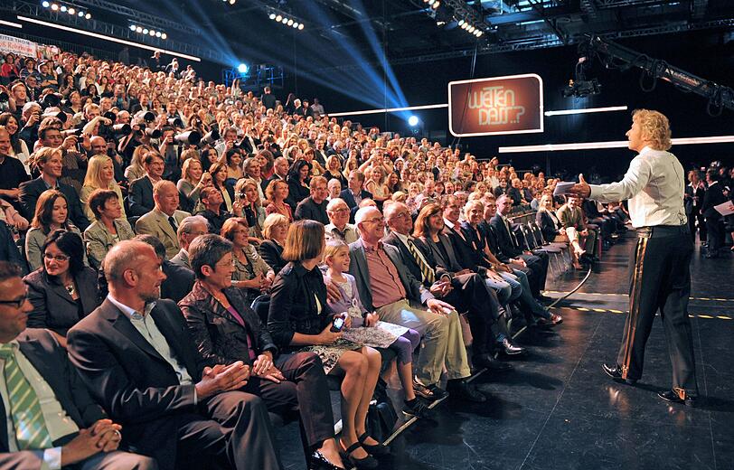 Stars am Rand der Zielgeraden &ndash; Thomas Gottschalk moderierte in Offenburg sein letztes reguläres &bdquo;Wetten, dass..?&ldquo; &ndash; Anna Netrebko, Whoopi Goldberg und Hugh Laurie waren dabei. Die Bilder.