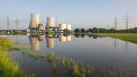 Auch wenn in Deutschland seit Jahren keine Energie mehr durch Kernkraftwerke gewonnen wird, ist das Thema nicht von der politischen Agenda verschwunden. Innerhalb der Bundesregierung gehen die Meinungen aber weit auseinander - ein Konflikt scheint vorprogrammiert. (Illustration)
