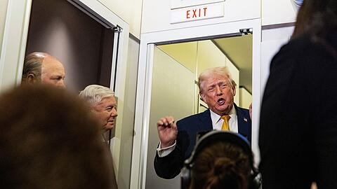 US-Pr&auml;sident Donald Trump droht der neuen F&uuml;hrung in Venezuela.