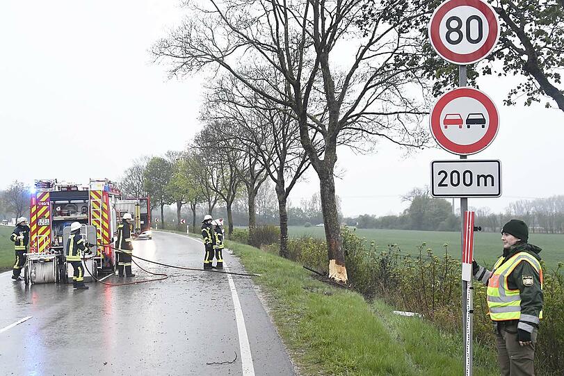 Für den Fahrer kam jede Hilfe zu spät, er verbrannte im Wrack.