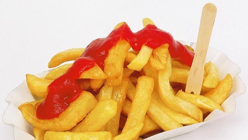 Je stärker Pommes frittiert werden, desto mehr Acrylamid entsteht.