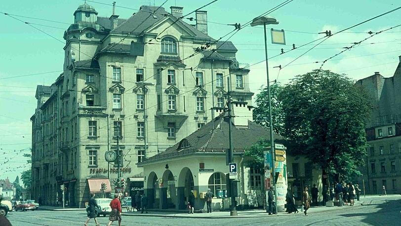 Der Max-Weber-Platz 1960. Der Max-Weber-Platz 1960.