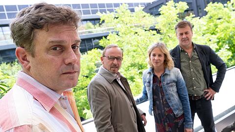 Sebastian Bezzel (links) hat einen Gastauftritt als Max Hämmerle.