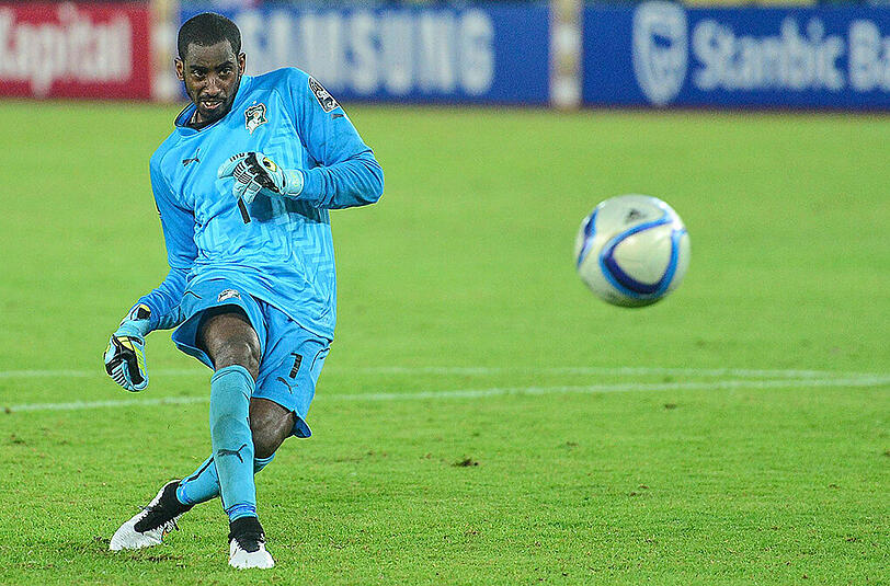 Die Elfenbeinküste schlägt Ghana im Finale des Afrika Cups sensationell mit 9:8 nach Elfmeterschießen. Keeper Boubacar Barry wird zum Nationalheld und darf sich von seinen Kollegen feiern lassen, Ghana trauert nach der Pleite.