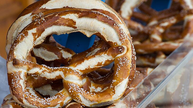 Tausende Brezn wurden bei Müller 2012 weiter gebacken, obwohl Kontrolleure Mäusedreck, Kakerlaken, Käfer und Schimmel fanden. (Symbolbild)