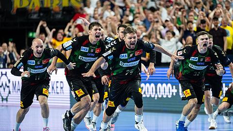 Die Spieler des SC Magdeburg jubeln nach dem Einzug ins Champions-League-Finale.