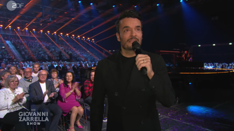 Giovanni Zarella wendet sich an die Regie