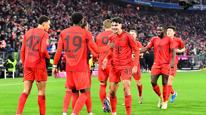 Es geht doch, FC Bayern: Alphonso Davies und Co. verabschiedeten sich mit einem starken Auftritt in die Winterpause.