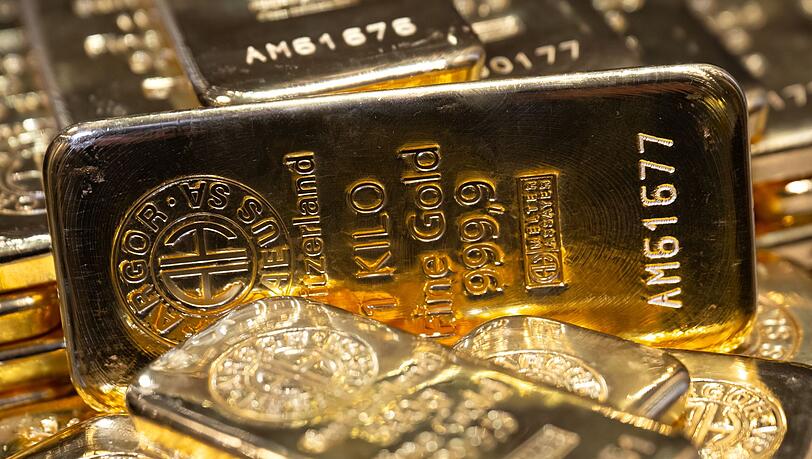 Der Goldpreis nähert sich wieder dem Rekordhoch, das Mitte April bei 3.500 Dollar erreicht worden war. (Symbolbild)
