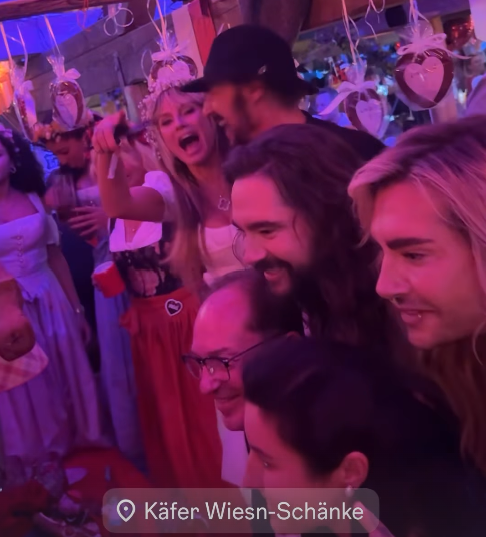 Innenminister Dobrindt und Forschungsministerin Bär posieren mit den Kaulitz-Zwillingen Innenminister Dobrindt und Forschungsministerin Bär posieren mit den Kaulitz-Zwillingen