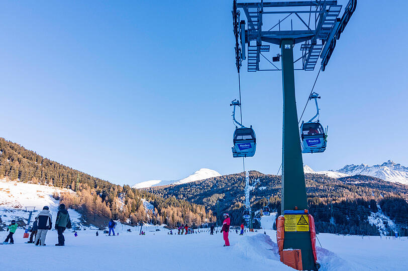 Die Bergkastelbahn f&uuml;hrt von der Talstation auf etwa 1400 Metern bis nach Bergkastel auf 2200 Metern Seeh&ouml;he.