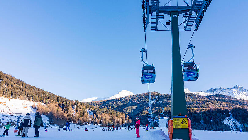 Die Bergkastelbahn f&uuml;hrt von der Talstation auf etwa 1400 Metern bis nach Bergkastel auf 2200 Metern Seeh&ouml;he.