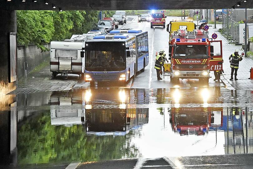 Die Unterführung unter der A 94 wurde überschwemmt.