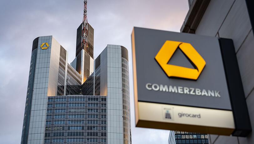 Vom Milliardengewinn der Commerzbank 2025 sollen die Aktion&auml;rinnen und Aktion&auml;re des Dax-Konzerns profitieren - zu einem gro&szlig;en Teil also auch die Unicredit. (Archivbild)