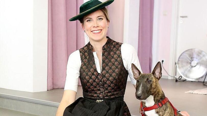 Julia Müller liebt ihre Alma. Alma ist ein Mini-Bullterrier, also nicht auf der Liste &ndash; weil sie um ein paar Zentimeter zu klein ist.