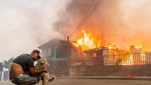 Zehntausende Menschen m&uuml;ssen sich in Sicherheit bringen.